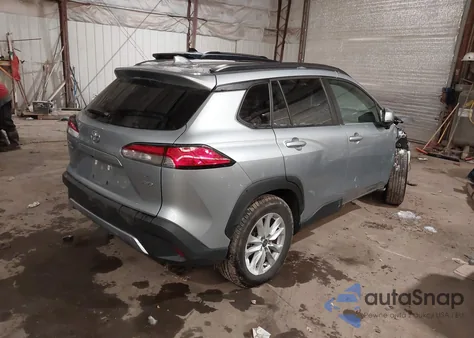 2023 Toyota Corolla Cross Le z USA, uszkodzony, nr VIN 7MUBAABG0PV063196